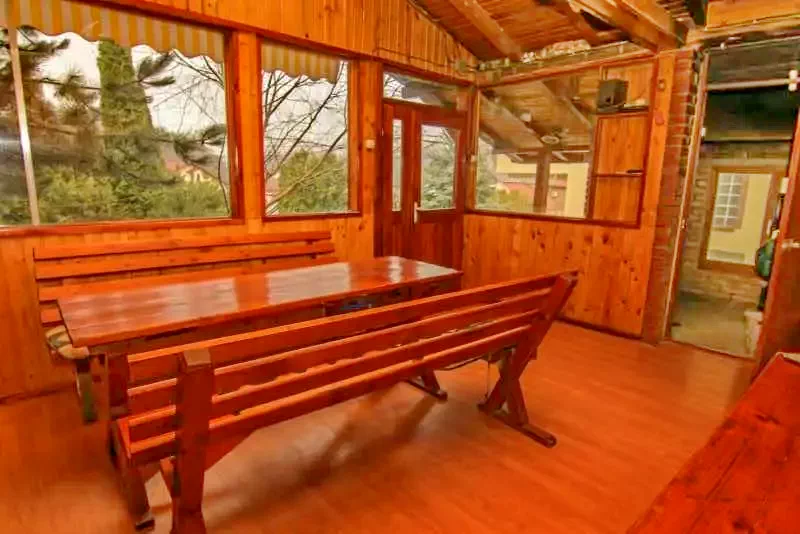 Săcele Cazare | Motel (K0616-23) Imaginea poate fi supusă drepturilor de autor. Se recomandă contactarea titularului drepturilor.