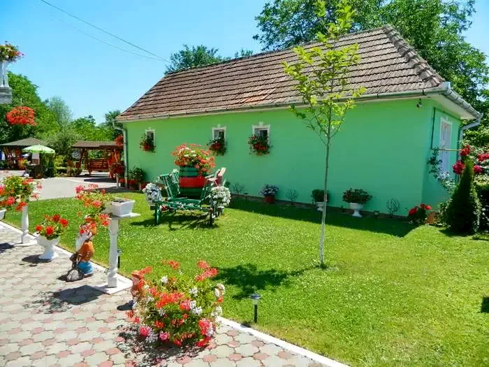 Aiud Cazare | Motel (K1153-3) Imaginea poate fi supusă drepturilor de autor. Se recomandă contactarea titularului drepturilor.