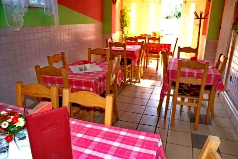 Nagyenyed Szállás | Motel (K1153-7) A kép szerzői jogvédelem alatt állhat. Javasolt a kapcsolatfelvétel a jog tulajdonossal.