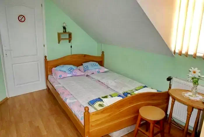 Aiud Cazare | Motel (K1153-14) Imaginea poate fi supusă drepturilor de autor. Se recomandă contactarea titularului drepturilor.