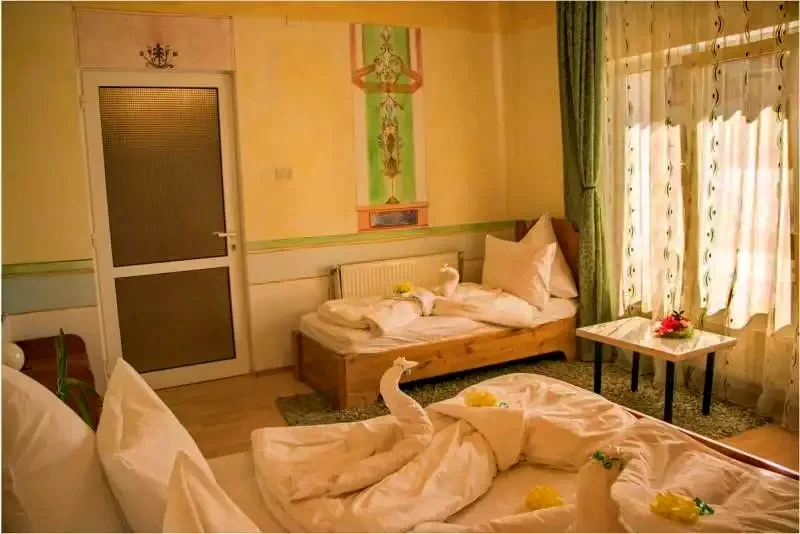 Alba Iulia Cazare | Motel (K1184-9) Imaginea poate fi supusă drepturilor de autor. Se recomandă contactarea titularului drepturilor.