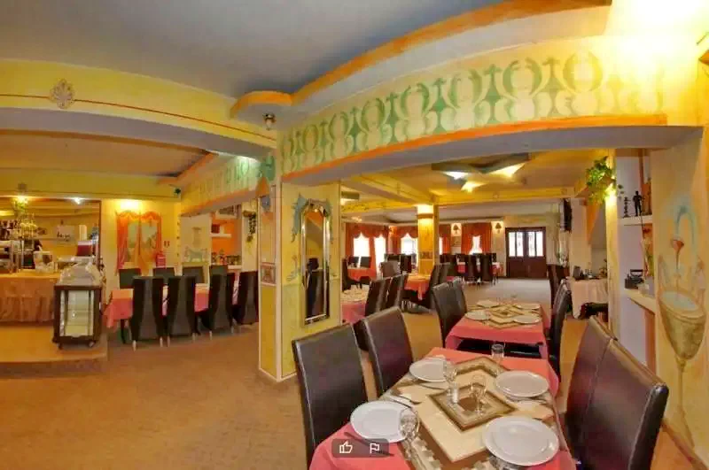 Alba Iulia Cazare | Motel (K1184-18) Imaginea poate fi supusă drepturilor de autor. Se recomandă contactarea titularului drepturilor.