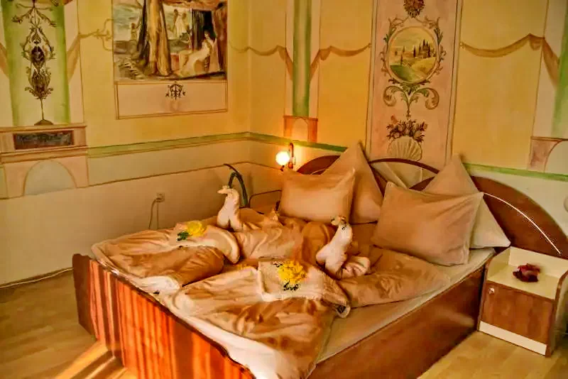 Alba Iulia Cazare | Motel (K1184-30) Imaginea poate fi supusă drepturilor de autor. Se recomandă contactarea titularului drepturilor.