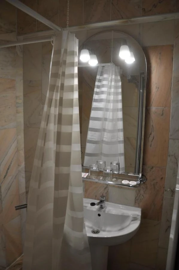 Orșova Cazare | Pensiune turistică (K1555-46) Imaginea poate fi supusă drepturilor de autor. Se recomandă contactarea titularului drepturilor.