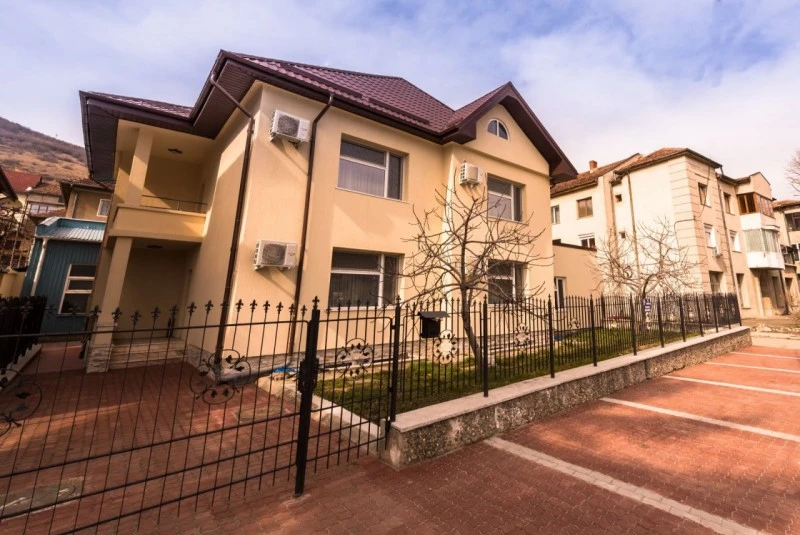 Orșova Cazare | Motel (K1556-1) Imaginea poate fi supusă drepturilor de autor. Se recomandă contactarea titularului drepturilor.