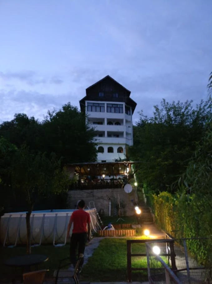 Orșova Cazare | Motel (K1556-12) Imaginea poate fi supusă drepturilor de autor. Se recomandă contactarea titularului drepturilor.