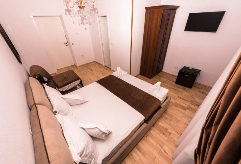 Orșova Cazare | Motel (K1556-20) Imaginea poate fi supusă drepturilor de autor. Se recomandă contactarea titularului drepturilor.