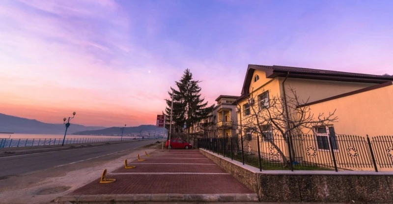 Orșova Cazare | Motel (K1556-37) Imaginea poate fi supusă drepturilor de autor. Se recomandă contactarea titularului drepturilor.