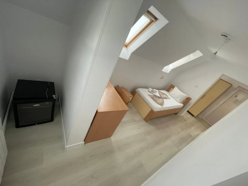 Orșova Cazare | Motel (K1556-49) Imaginea poate fi supusă drepturilor de autor. Se recomandă contactarea titularului drepturilor.