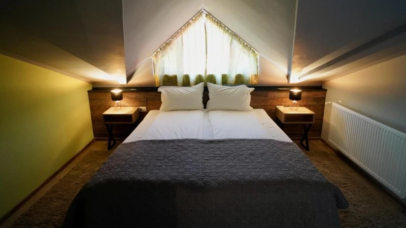 Hunedoara Cazare | Pensiune turistică (K0278-18) Imaginea poate fi supusă drepturilor de autor. Se recomandă contactarea titularului drepturilor.