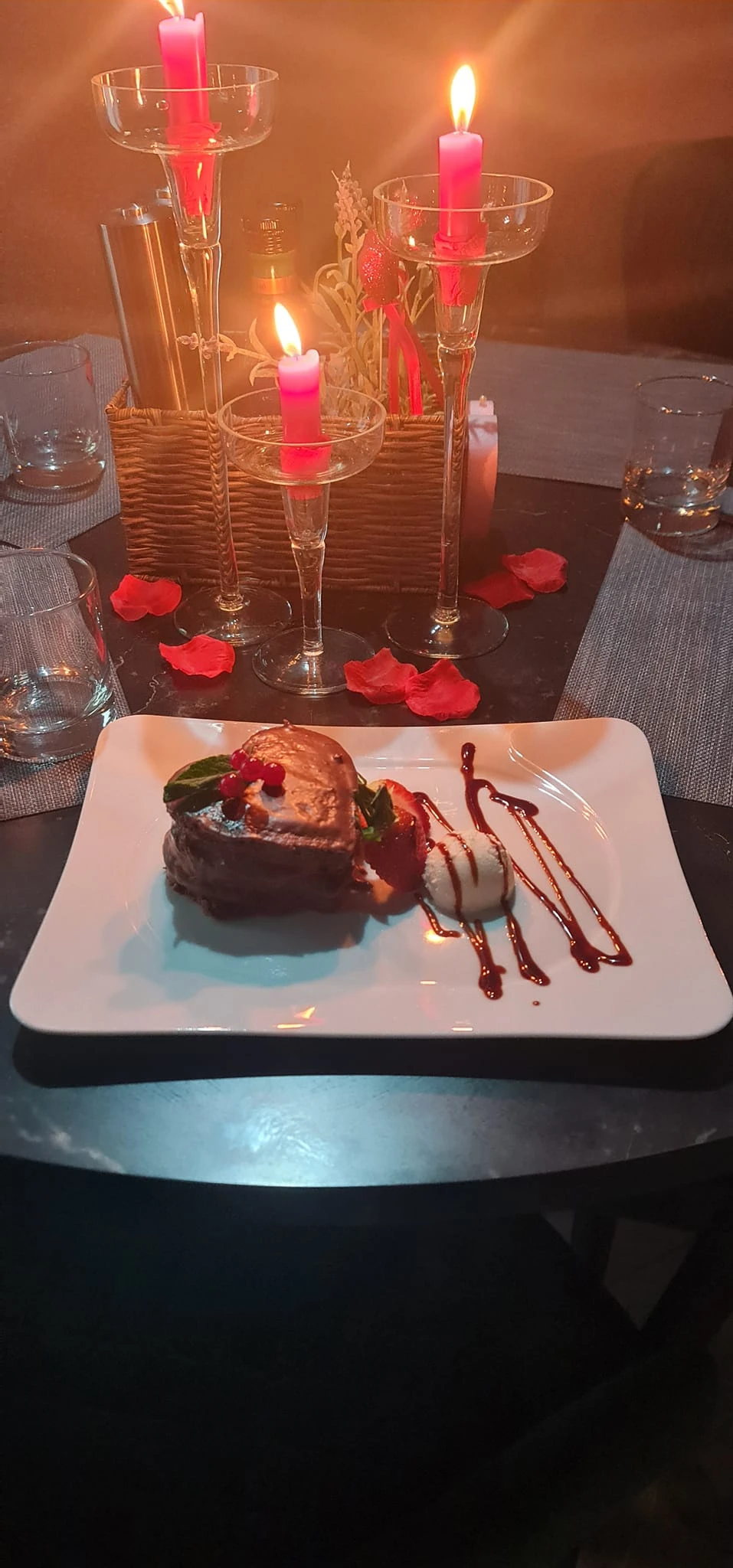 Vajdahunyad Szállás | Turisztikai panzió (K0278-62) A kép szerzői jogvédelem alatt állhat. Javasolt a kapcsolatfelvétel a jog tulajdonossal.