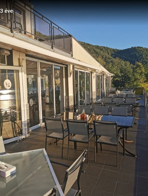 Dubova Cazare | Motel (K1560-9) Imaginea poate fi supusă drepturilor de autor. Se recomandă contactarea titularului drepturilor.