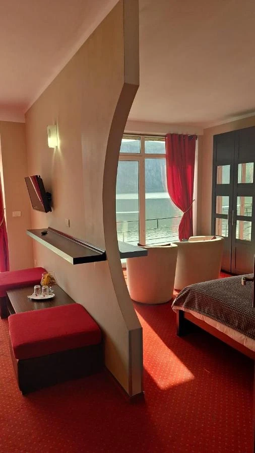 Dubova Cazare | Motel (K1560-36) Imaginea poate fi supusă drepturilor de autor. Se recomandă contactarea titularului drepturilor.