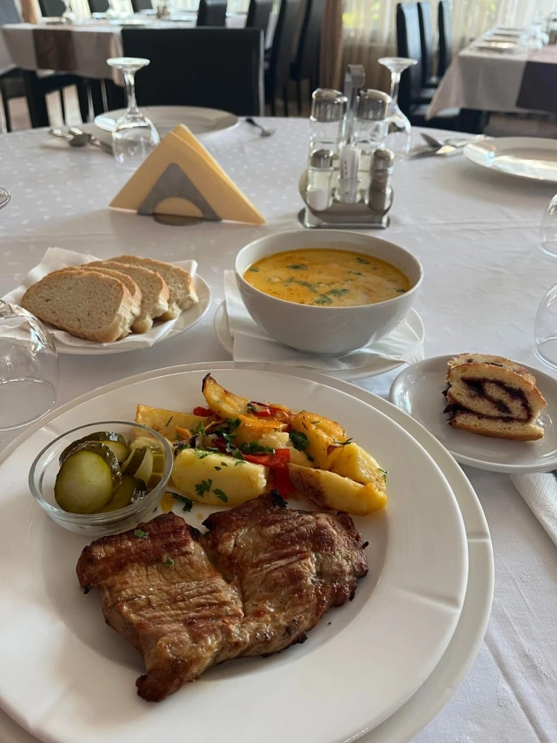 Szörényvár Szállás | Turisztikai panzió (K0572-7) A kép szerzői jogvédelem alatt állhat. Javasolt a kapcsolatfelvétel a jog tulajdonossal.