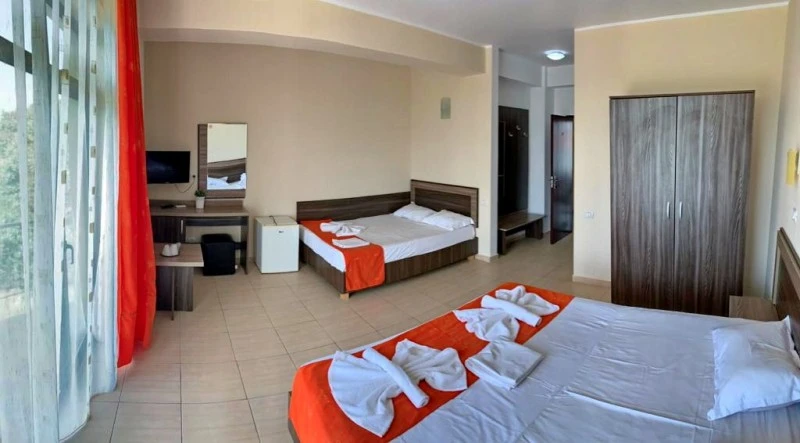 Eforie Sud Cazare | Camping / Popas turistic (K1310-12) Imaginea poate fi supusă drepturilor de autor. Se recomandă contactarea titularului drepturilor.