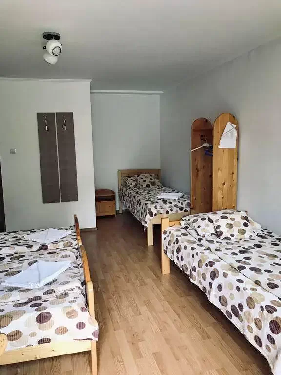 Corund Cazare | Pensiune (K0259-6) Imaginea poate fi supusă drepturilor de autor. Se recomandă contactarea titularului drepturilor.