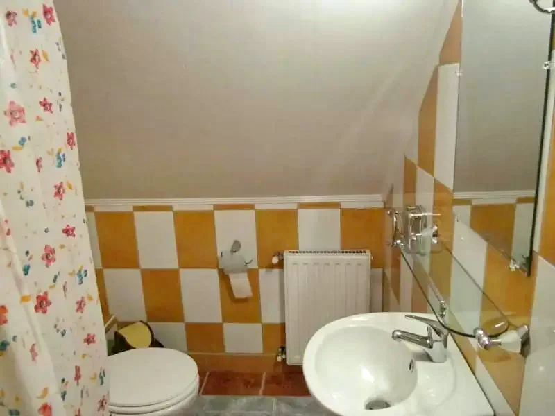 Corund Cazare | Pensiune (K0259-14) Imaginea poate fi supusă drepturilor de autor. Se recomandă contactarea titularului drepturilor.