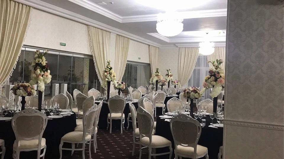 Drobeta-Turnu Severin Cazare | Hotel*** (K1277-3) Imaginea poate fi supusă drepturilor de autor. Se recomandă contactarea titularului drepturilor.