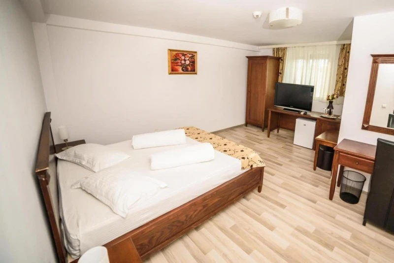 Drobeta-Turnu Severin Cazare | Pensiune turistică (K1277-14) Imaginea poate fi supusă drepturilor de autor. Se recomandă contactarea titularului drepturilor.