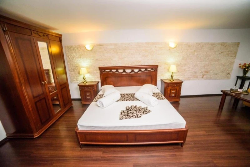 Drobeta-Turnu Severin Cazare | Hotel*** (K1277-19) Imaginea poate fi supusă drepturilor de autor. Se recomandă contactarea titularului drepturilor.