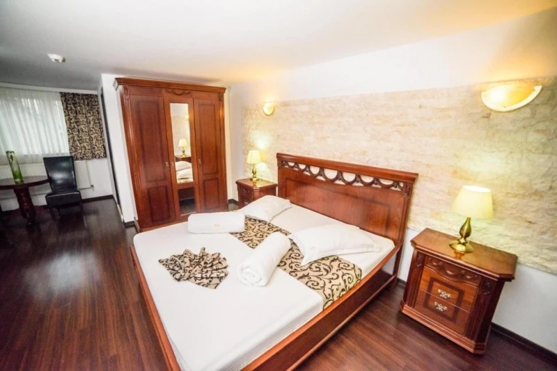 Drobeta-Turnu Severin Cazare | Pensiune turistică (K1277-20) Imaginea poate fi supusă drepturilor de autor. Se recomandă contactarea titularului drepturilor.