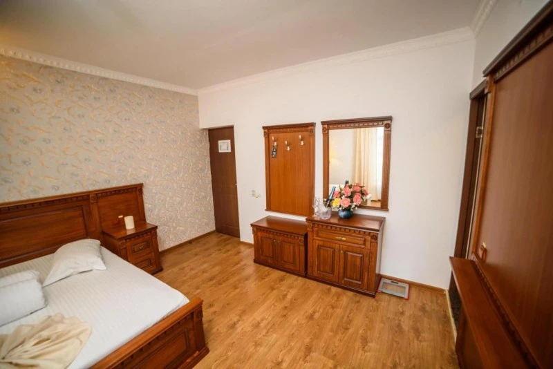 Drobeta-Turnu Severin Cazare | Pensiune turistică (K1277-23) Imaginea poate fi supusă drepturilor de autor. Se recomandă contactarea titularului drepturilor.