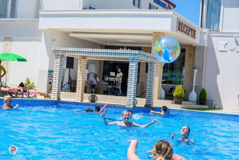 Drobeta-Turnu Severin Cazare | Hotel*** (K1277-34) Imaginea poate fi supusă drepturilor de autor. Se recomandă contactarea titularului drepturilor.