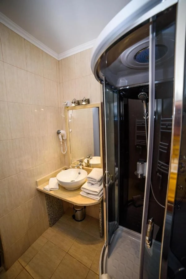 Drobeta-Turnu Severin Cazare | Pensiune turistică (K1277-50) Imaginea poate fi supusă drepturilor de autor. Se recomandă contactarea titularului drepturilor.