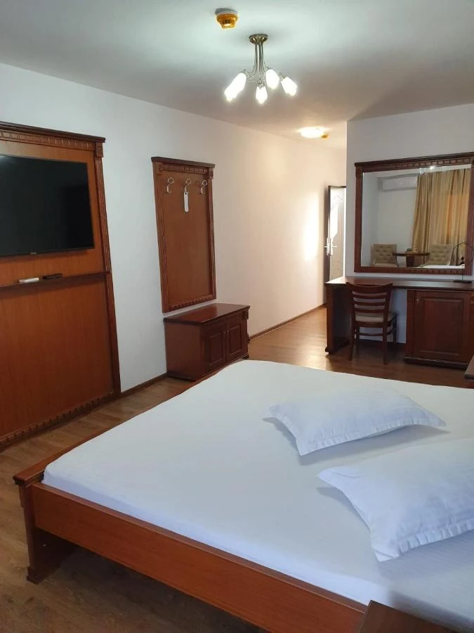 Drobeta-Turnu Severin Cazare | Pensiune turistică (K1277-76) Imaginea poate fi supusă drepturilor de autor. Se recomandă contactarea titularului drepturilor.