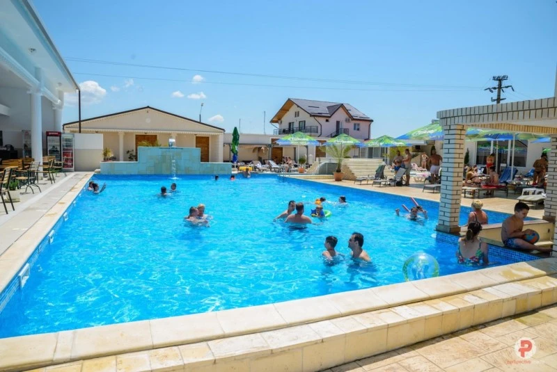 Drobeta-Turnu Severin Cazare | Pensiune turistică (K1277-82) Imaginea poate fi supusă drepturilor de autor. Se recomandă contactarea titularului drepturilor.