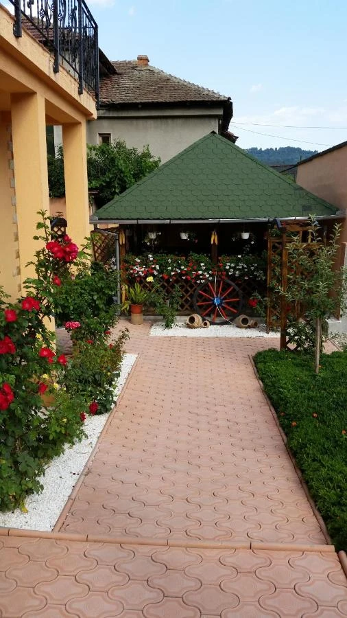 Orșova Cazare | Pensiune (K1558-40) Imaginea poate fi supusă drepturilor de autor. Se recomandă contactarea titularului drepturilor.