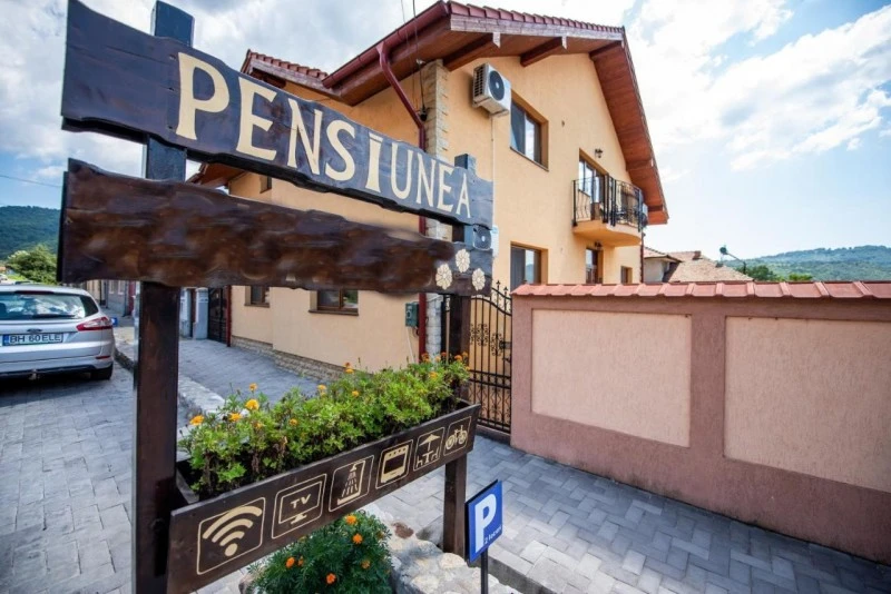 Orșova Cazare | Pensiune (K1558-46) Imaginea poate fi supusă drepturilor de autor. Se recomandă contactarea titularului drepturilor.