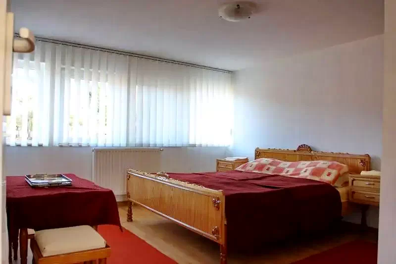 Izvoru Mureșului Cazare | Cabană (K0455-25) Imaginea poate fi supusă drepturilor de autor. Se recomandă contactarea titularului drepturilor.