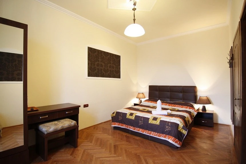 Sibiu Cazare | Motel (K1043-16) Imaginea poate fi supusă drepturilor de autor. Se recomandă contactarea titularului drepturilor.