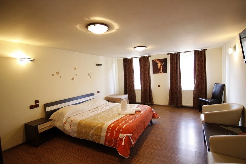 Sibiu Cazare | Motel (K1043-18) Imaginea poate fi supusă drepturilor de autor. Se recomandă contactarea titularului drepturilor.