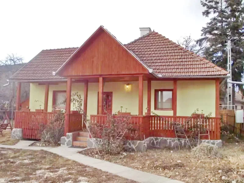 Sândominic Cazare | Cabană (K0288-2) Imaginea poate fi supusă drepturilor de autor. Se recomandă contactarea titularului drepturilor.