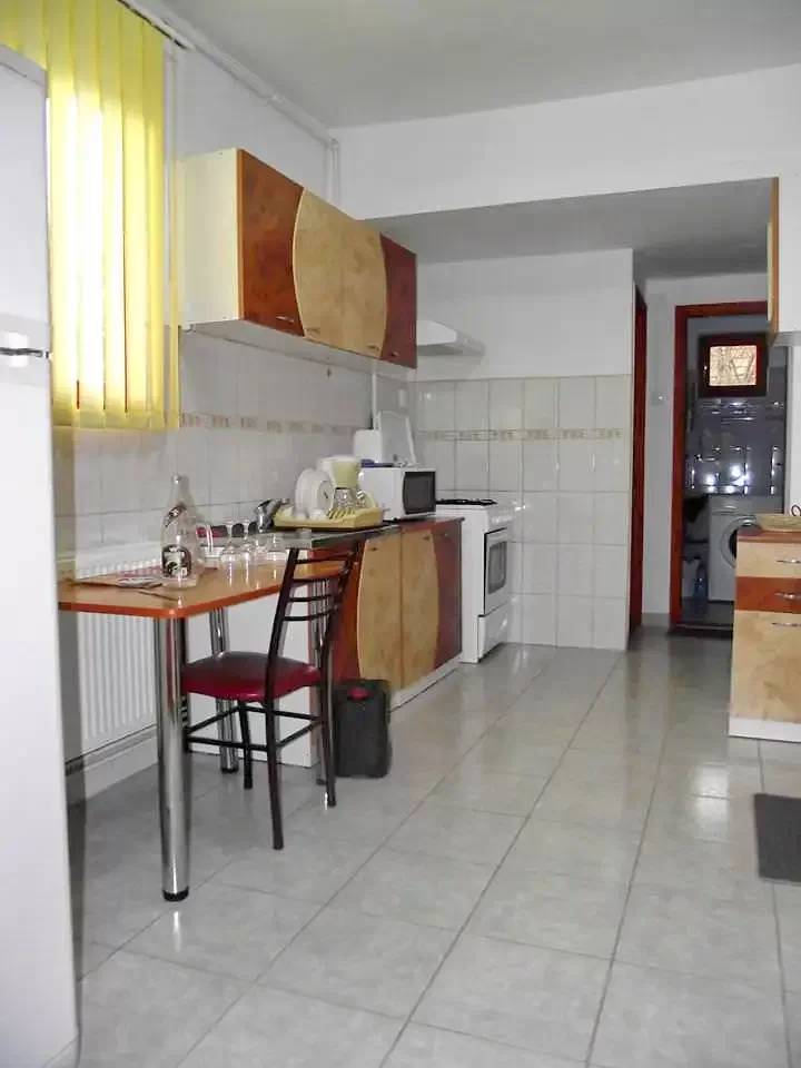 Sândominic Cazare | Cabană (K0288-5) Imaginea poate fi supusă drepturilor de autor. Se recomandă contactarea titularului drepturilor.