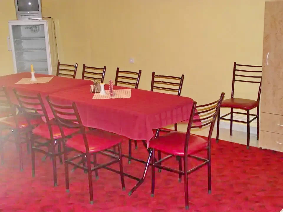 Sândominic Cazare | Cabană (K0288-6) Imaginea poate fi supusă drepturilor de autor. Se recomandă contactarea titularului drepturilor.