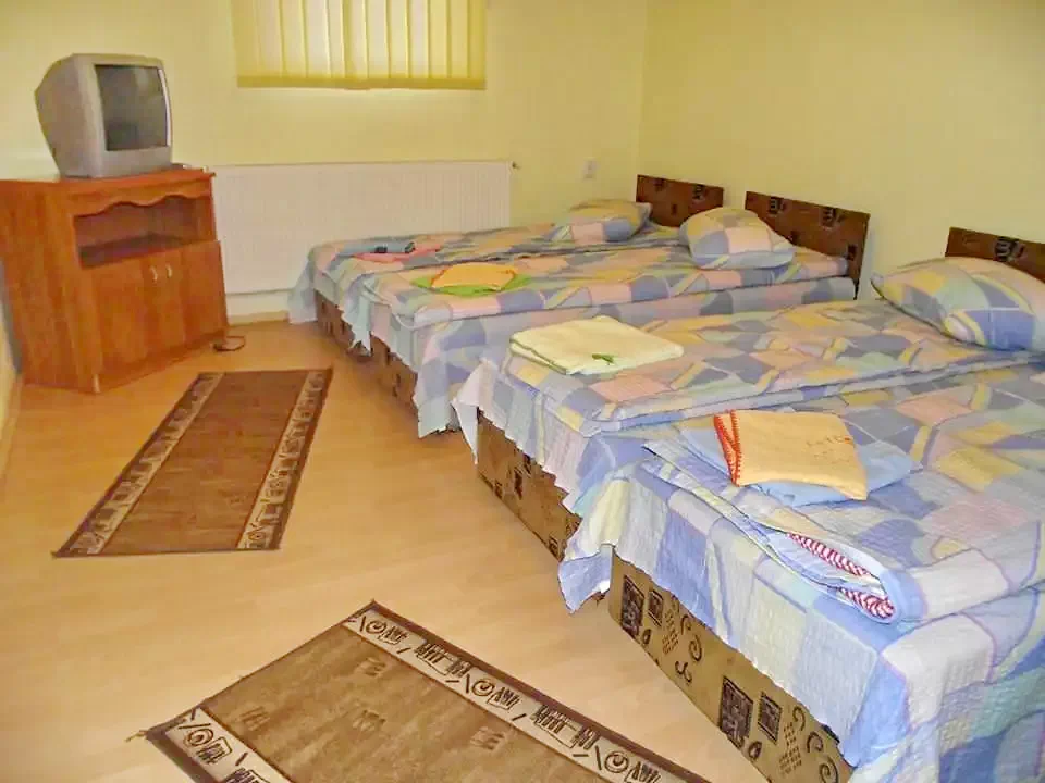 Sândominic Cazare | Cabană (K0288-7) Imaginea poate fi supusă drepturilor de autor. Se recomandă contactarea titularului drepturilor.