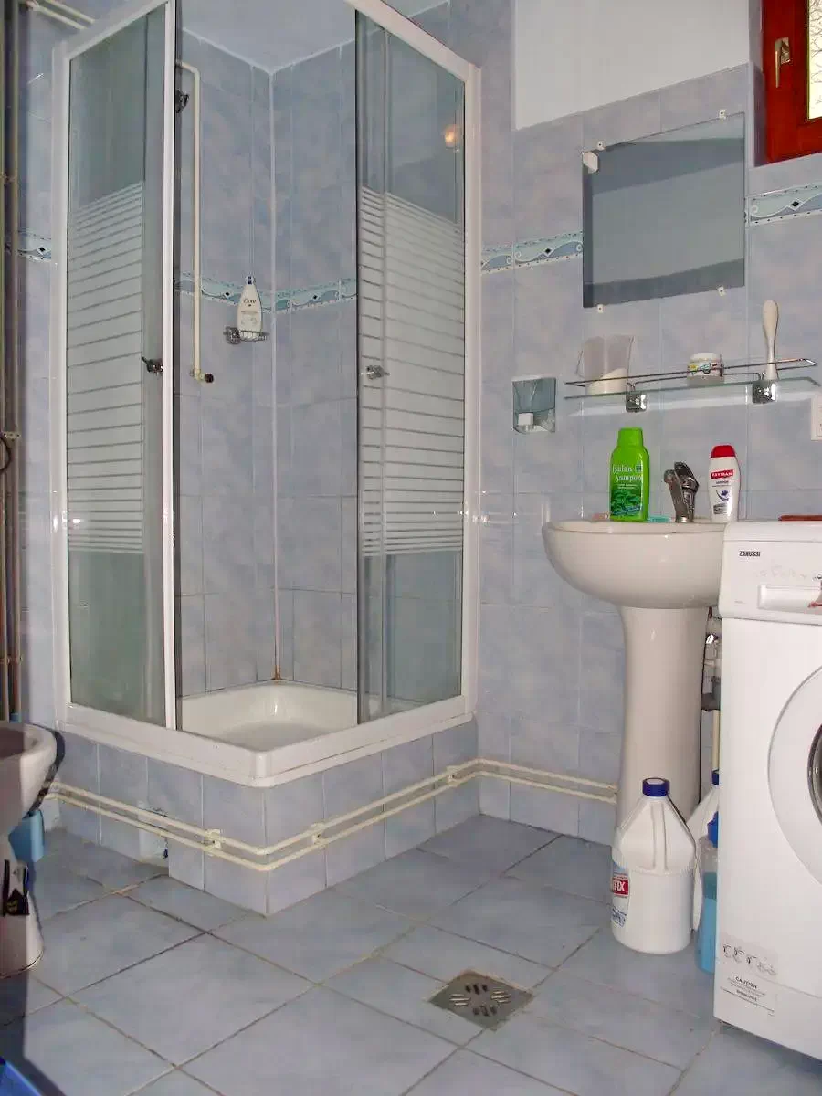 Sândominic Cazare | Cabană (K0288-9) Imaginea poate fi supusă drepturilor de autor. Se recomandă contactarea titularului drepturilor.
