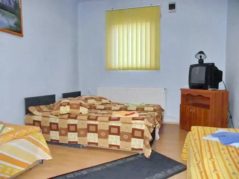 Sândominic Cazare | Cabană (K0288-14) Imaginea poate fi supusă drepturilor de autor. Se recomandă contactarea titularului drepturilor.