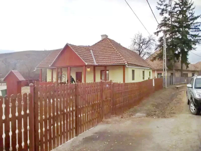 Sândominic Cazare | Cabană (K0288-19) Imaginea poate fi supusă drepturilor de autor. Se recomandă contactarea titularului drepturilor.