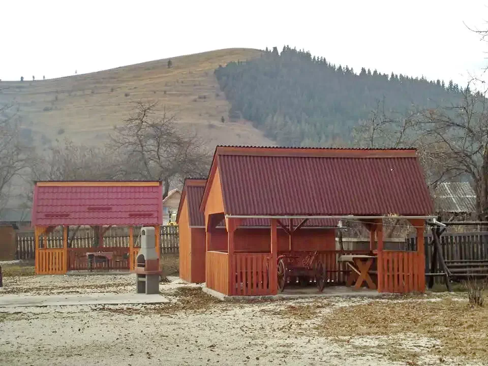 Sândominic Cazare | Sat de vacanță (K0288-21) Imaginea poate fi supusă drepturilor de autor. Se recomandă contactarea titularului drepturilor.