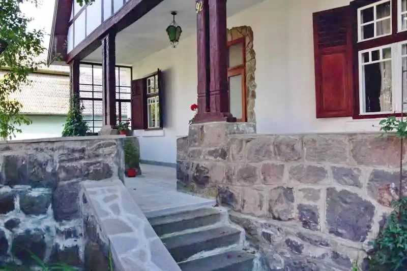 Malnaș-Băi Cazare | Pensiune (K1221-21) Imaginea poate fi supusă drepturilor de autor. Se recomandă contactarea titularului drepturilor.
