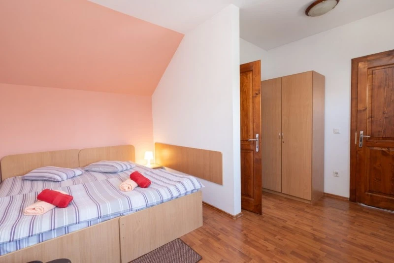 Sibiu Cazare | Motel (K0567-12) Imaginea poate fi supusă drepturilor de autor. Se recomandă contactarea titularului drepturilor.