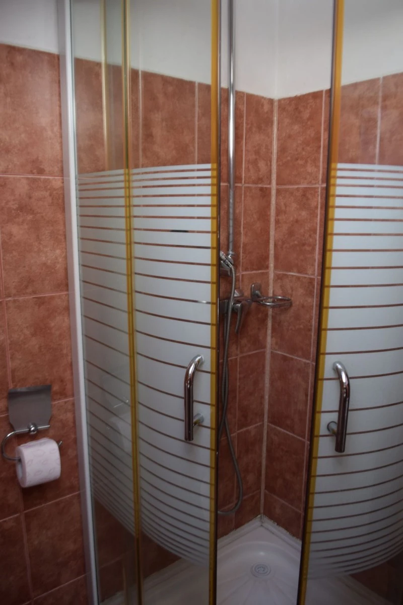 Sibiu Cazare | Motel (K0567-13) Imaginea poate fi supusă drepturilor de autor. Se recomandă contactarea titularului drepturilor.