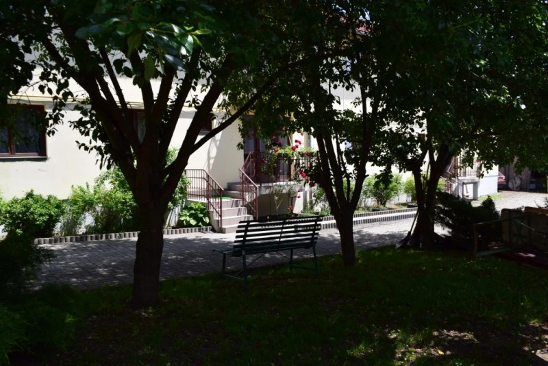 Sibiu Cazare | Motel (K0567-35) Imaginea poate fi supusă drepturilor de autor. Se recomandă contactarea titularului drepturilor.