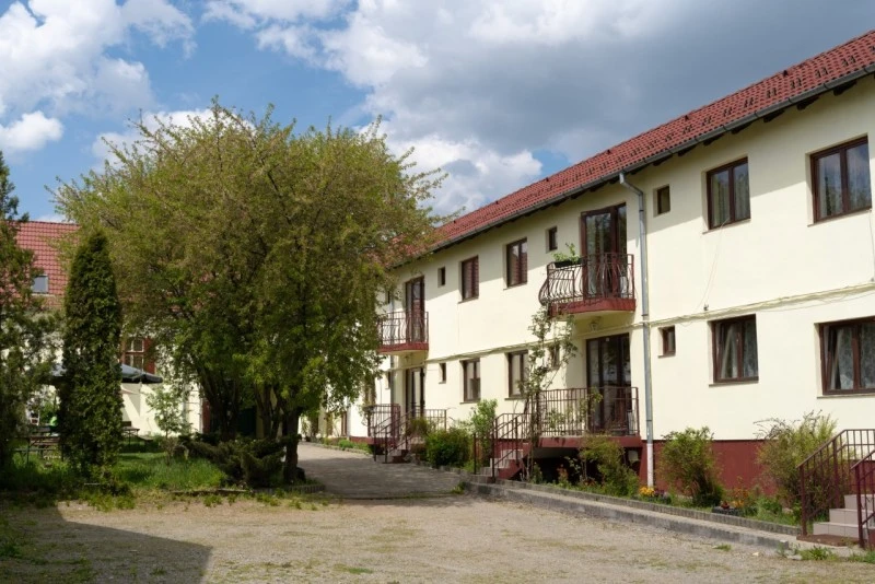 Sibiu Cazare | Motel (K0567-46) Imaginea poate fi supusă drepturilor de autor. Se recomandă contactarea titularului drepturilor.