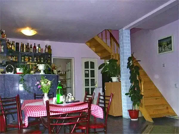 Sândominic Cazare | Motel (K0284-5) Imaginea poate fi supusă drepturilor de autor. Se recomandă contactarea titularului drepturilor.