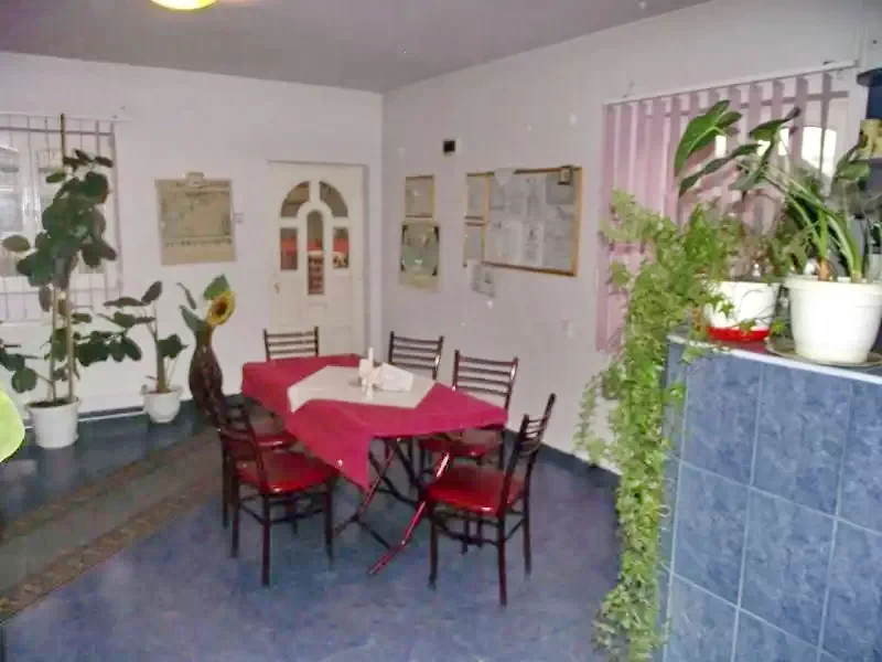 Sândominic Cazare | Motel (K0284-6) Imaginea poate fi supusă drepturilor de autor. Se recomandă contactarea titularului drepturilor.